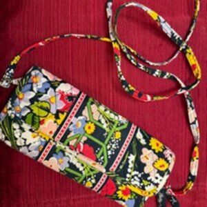 Vera Bradley Floral Crossbody Purse – Magnetic Closure